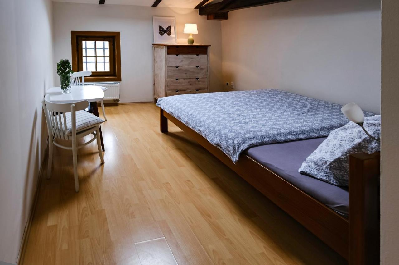 Sklep U Hrabalu Aparthotel Hustopeče Eksteriør bilde